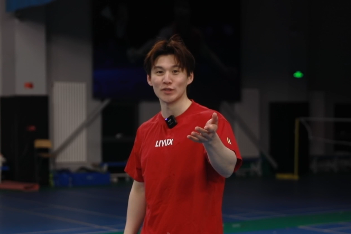 van dong vien cau long ly ngoc huyen day huong dan ky thuat cau long co ban nang cao